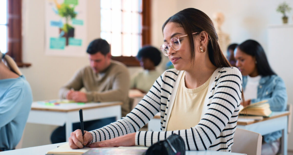 New FAFSA earnings tool boosts transparency, but program costs and outcomes data still needed